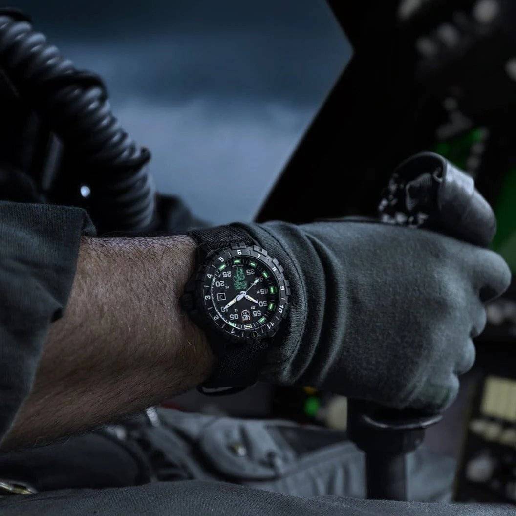 luminox-air-xa6442h-f-117-x-skunk-works-heritage_272874_425555